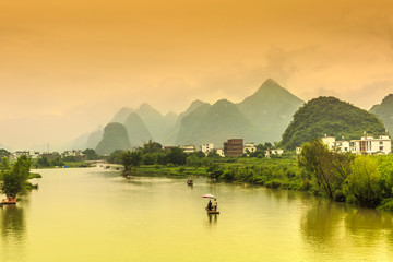 100句英语句子（谚语和名言一共一百句）<带中文翻译>