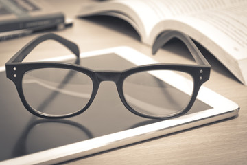 100句英语句子（谚语和名言一共一百句）<带中文翻译>